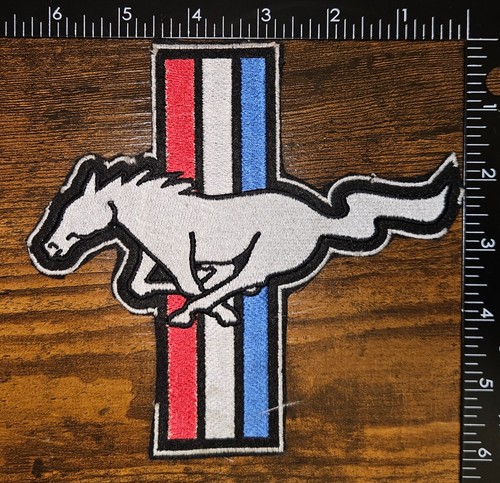 Large ford mustang logo - large,